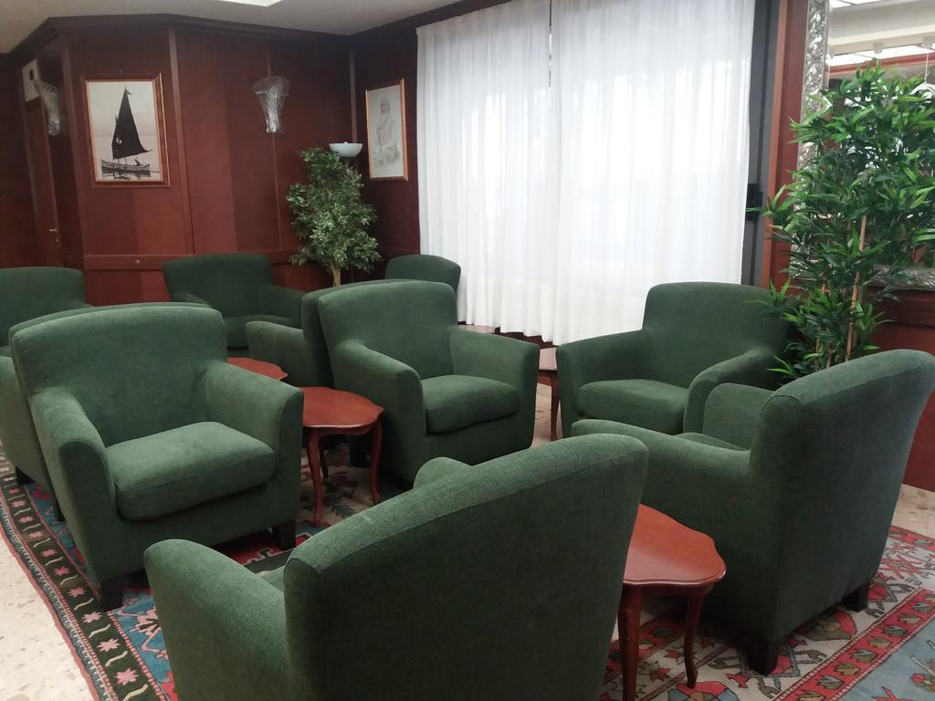 צ'סנטיקו Hotel Al Ragno מראה חיצוני תמונה